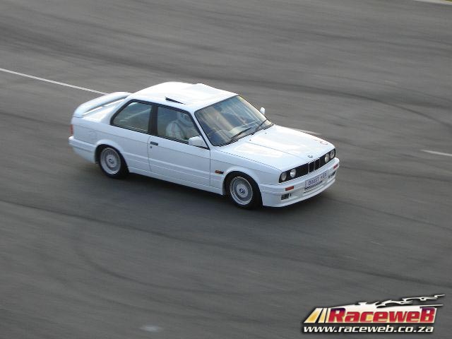 Ultimate-Street-Car2130