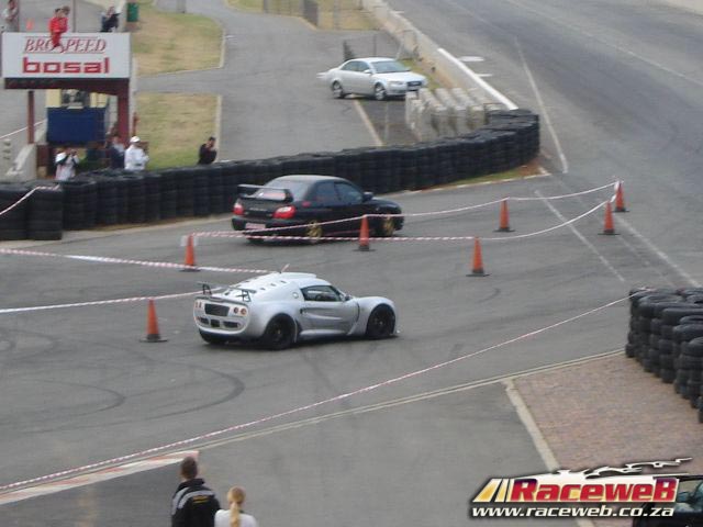 Ultimate-Street-Car2032