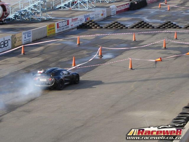 Ultimate-Street-Car2086