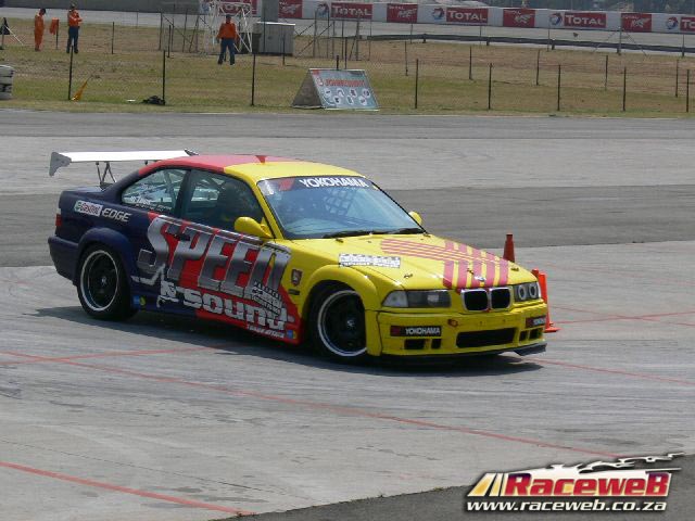 Ultimate-Street-Car2120