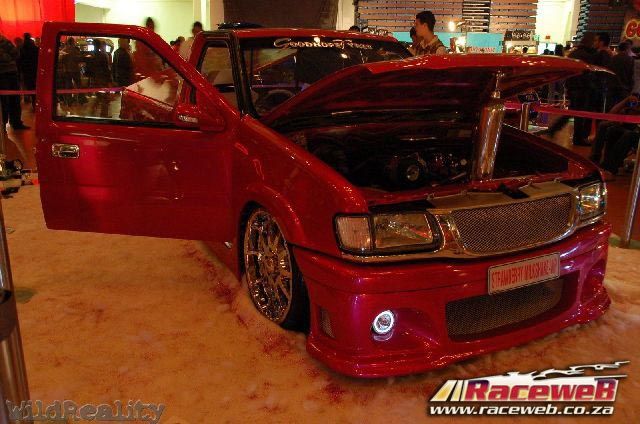 lord-of-the-bling-06_001