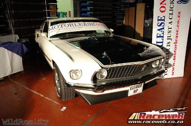 lord-of-the-bling-06_066