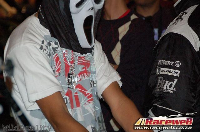 lord-of-the-bling-06_077