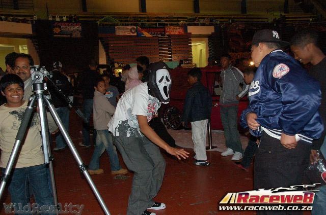 lord-of-the-bling-06_078