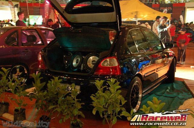 lord-of-the-bling-06_098