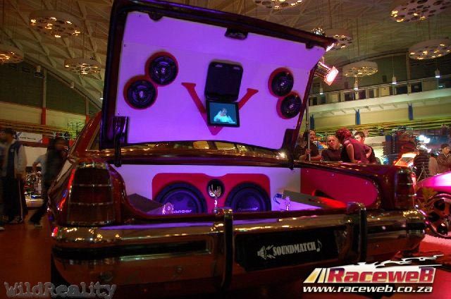 lord-of-the-bling-06_179