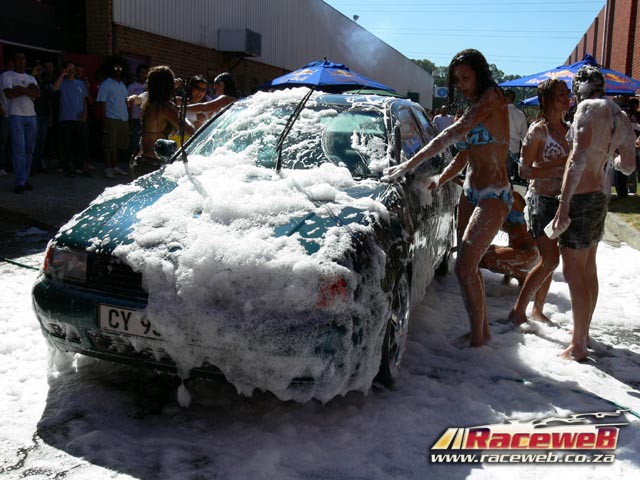 h20_bikini_car_wash_015