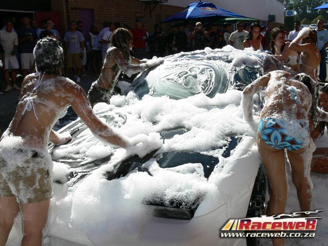 h20_bikini_car_wash_060