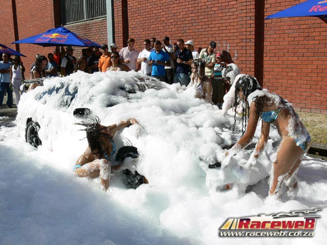 h20_bikini_car_wash_070