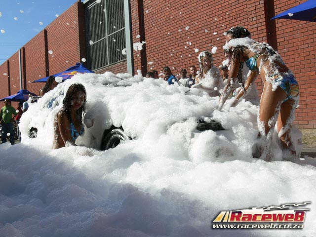 h20_bikini_car_wash_072