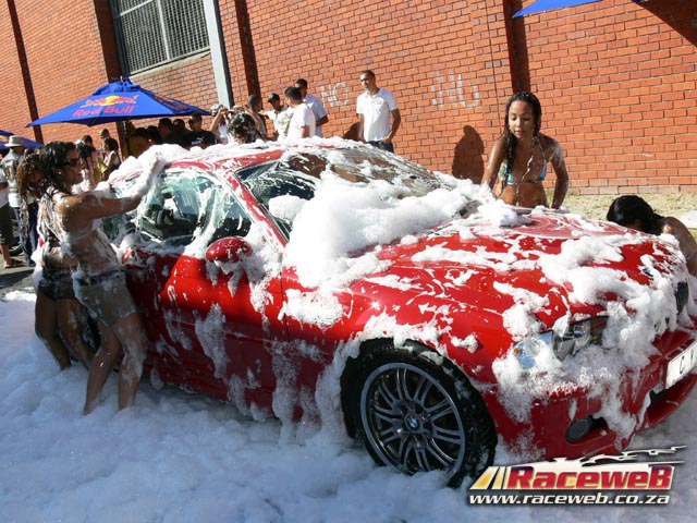 h20_bikini_car_wash_092