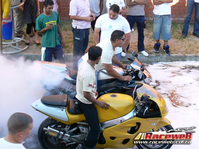 h20_bikini_car_wash_159